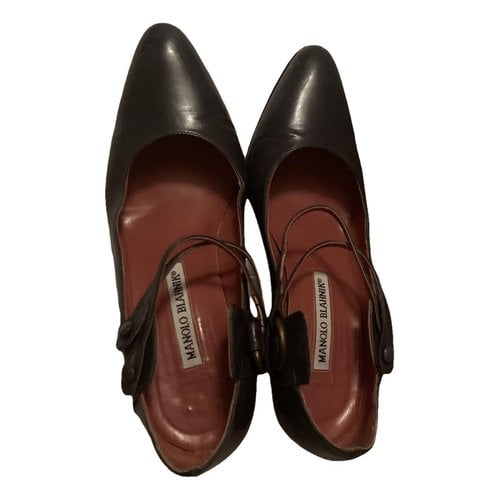 Pre-owned Manolo Blahnik Leather Heels In Grey
