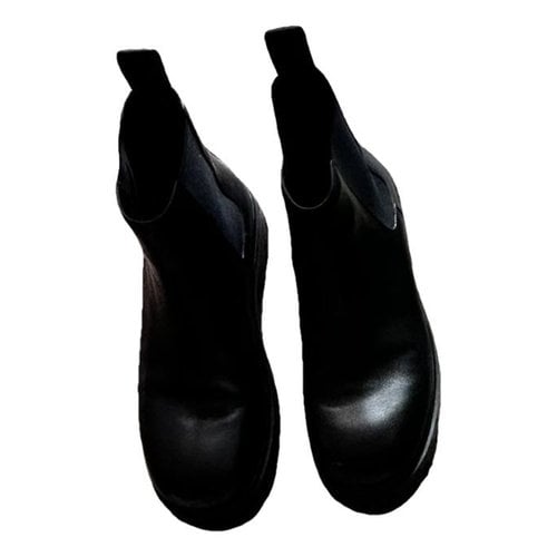 Pre-owned Bottega Veneta Leather Boots In Black