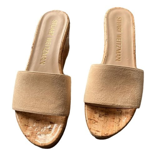 Pre-owned Stuart Weitzman Leather Mules In Beige