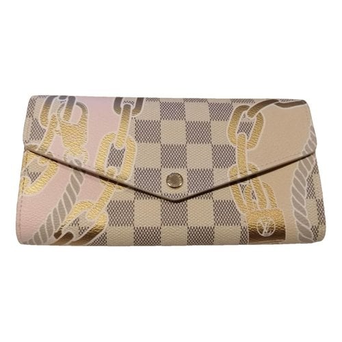 Pre-owned Louis Vuitton Sarah Wallet In Gold