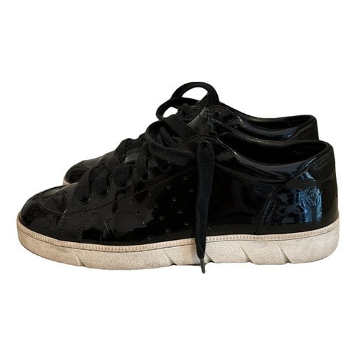 Pre-owned Loewe Patent Leather Trainers In Black