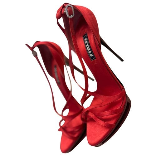 Pre-owned Le Silla Velvet Sandals In Red