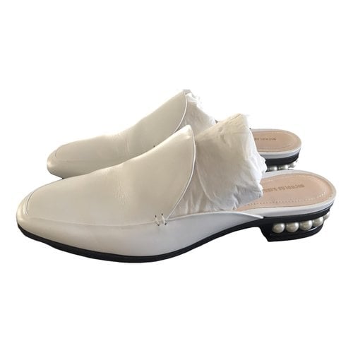 Pre-owned Nicholas Kirkwood Leather Mules & Clogs In White