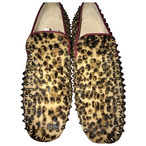 Pre-owned Christian Louboutin Flats In Gold