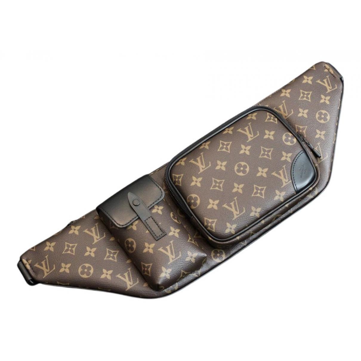 Cloth belt bag Louis Vuitton Brown in Cloth - 17556470