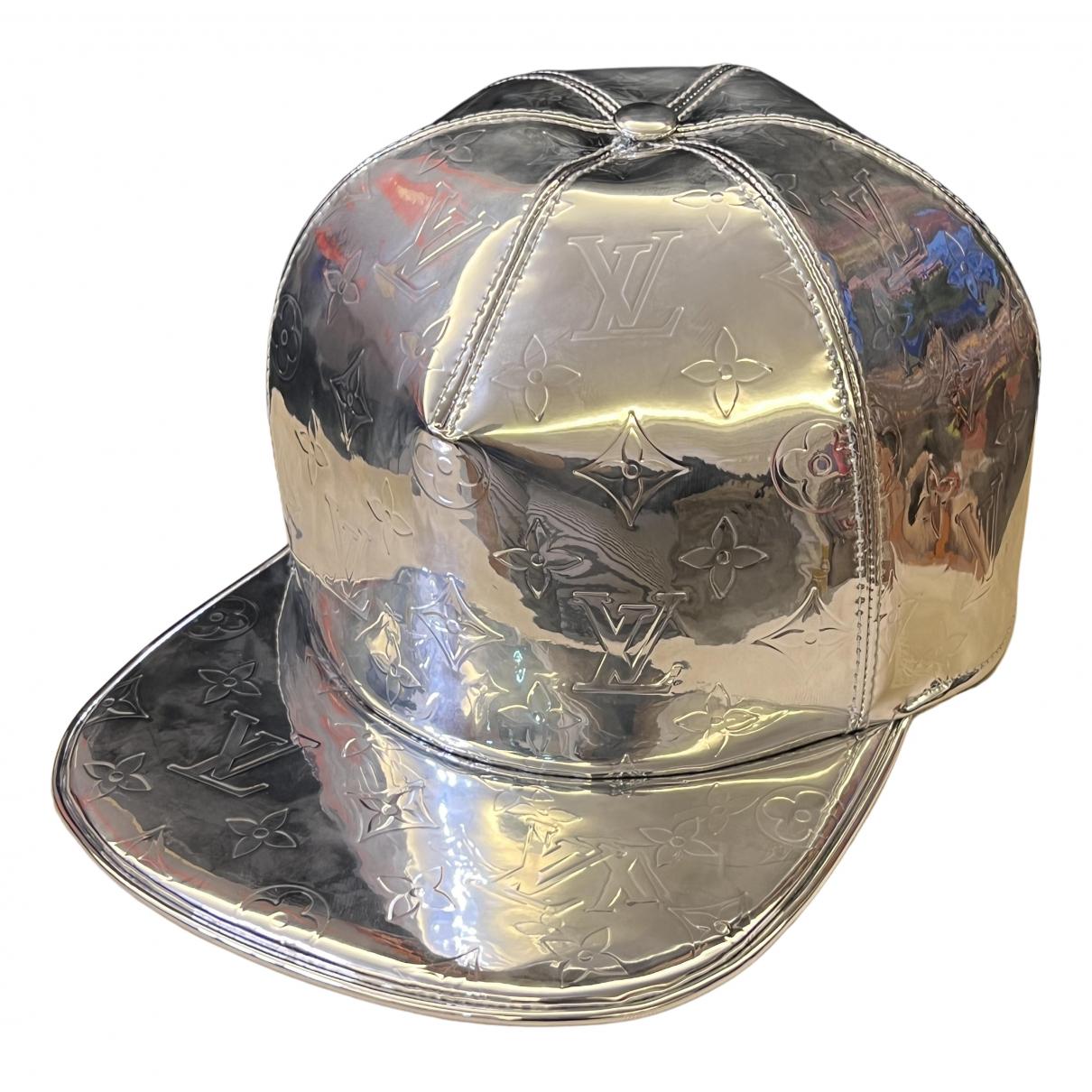 Leather hat Louis Vuitton Silver size 58 cm in Leather - 23860952