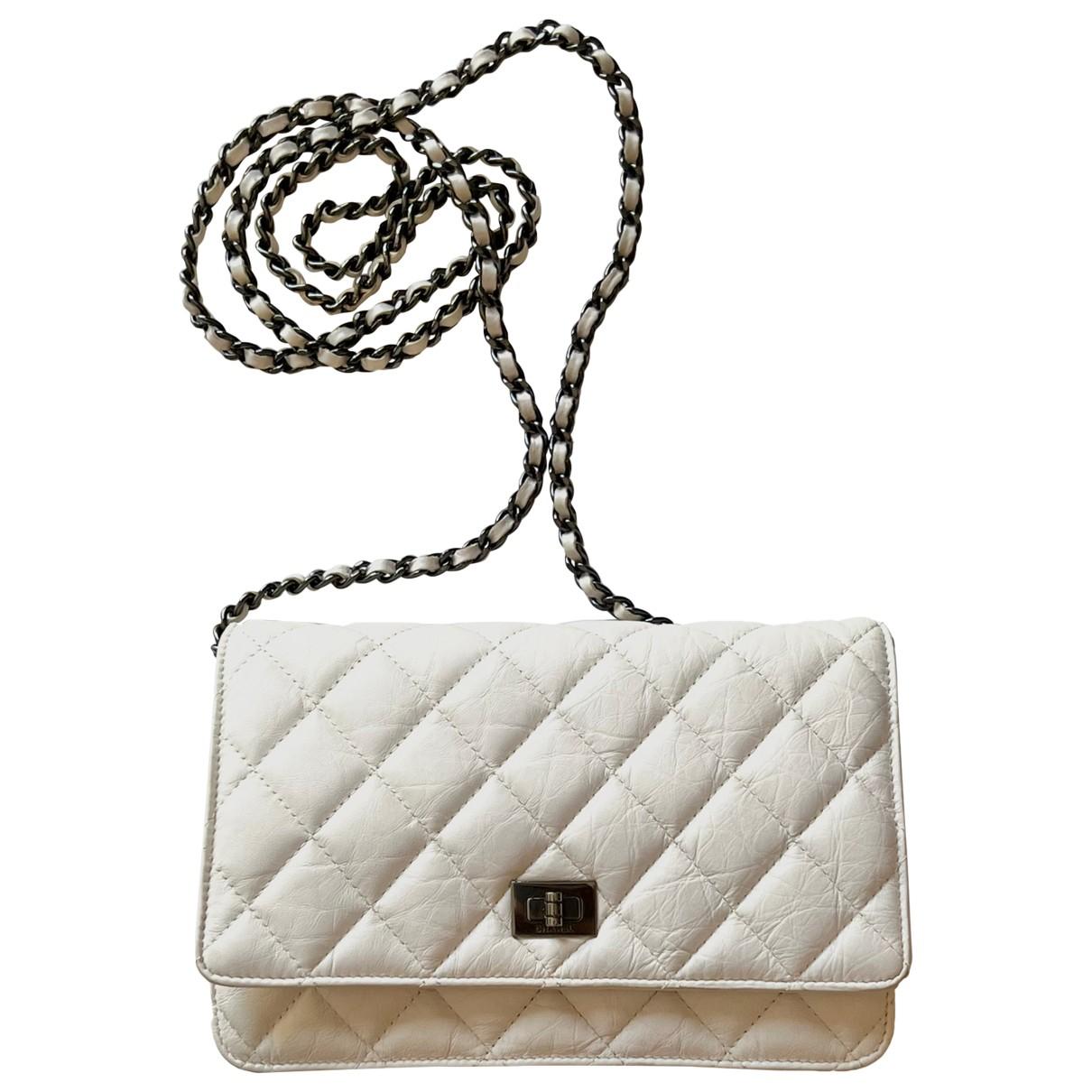 Wallet on chain 2.55 leather crossbody bag Chanel White in Leather