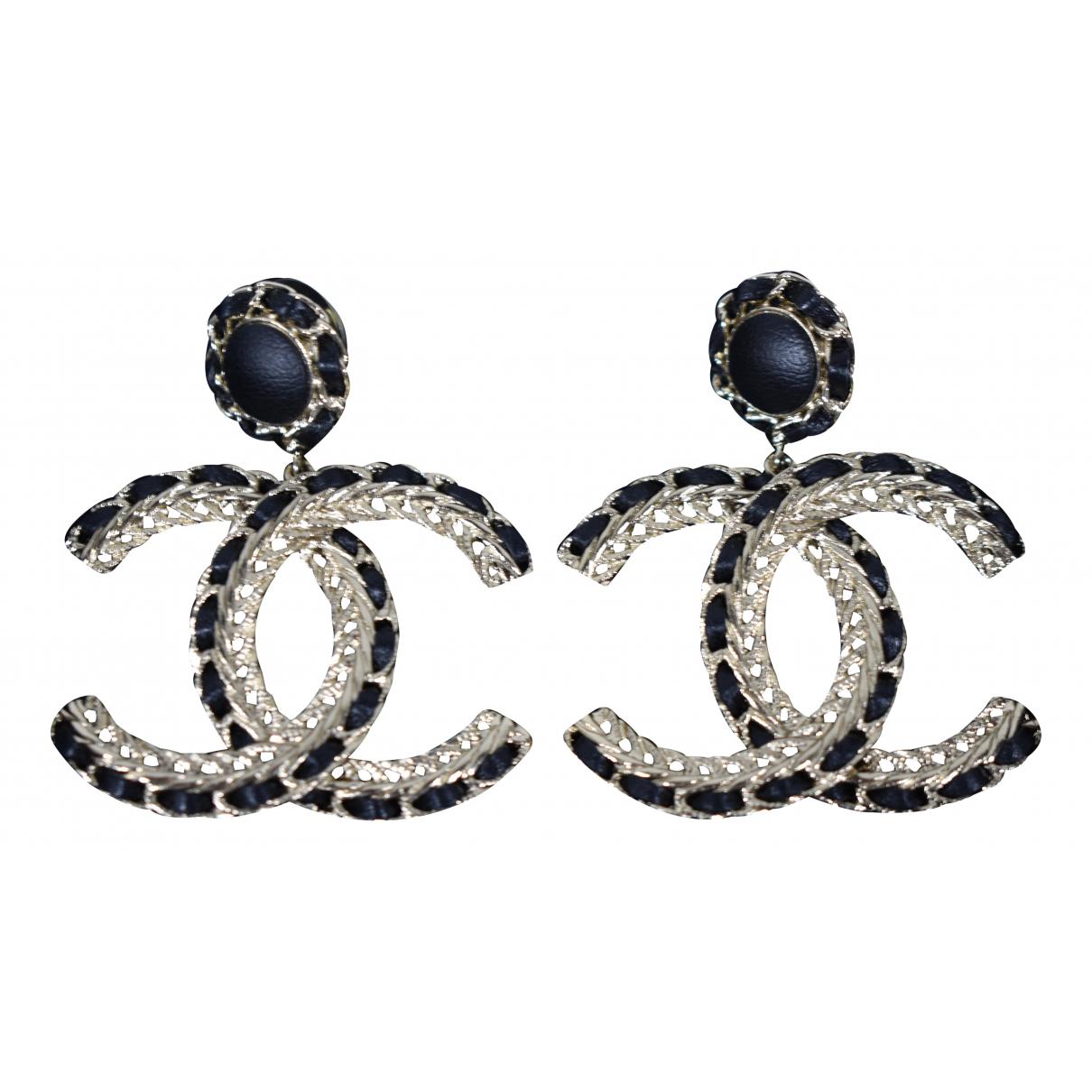 Leather earrings Chanel Gold in Leather - 25276916