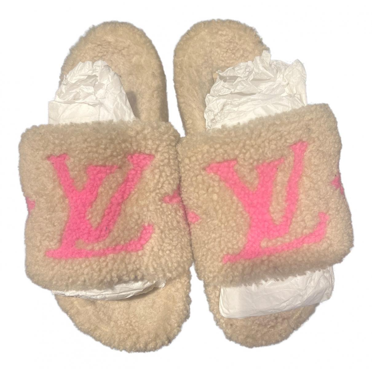 Faux fur Louis Vuitton Sandals for Women - Vestiaire Collective