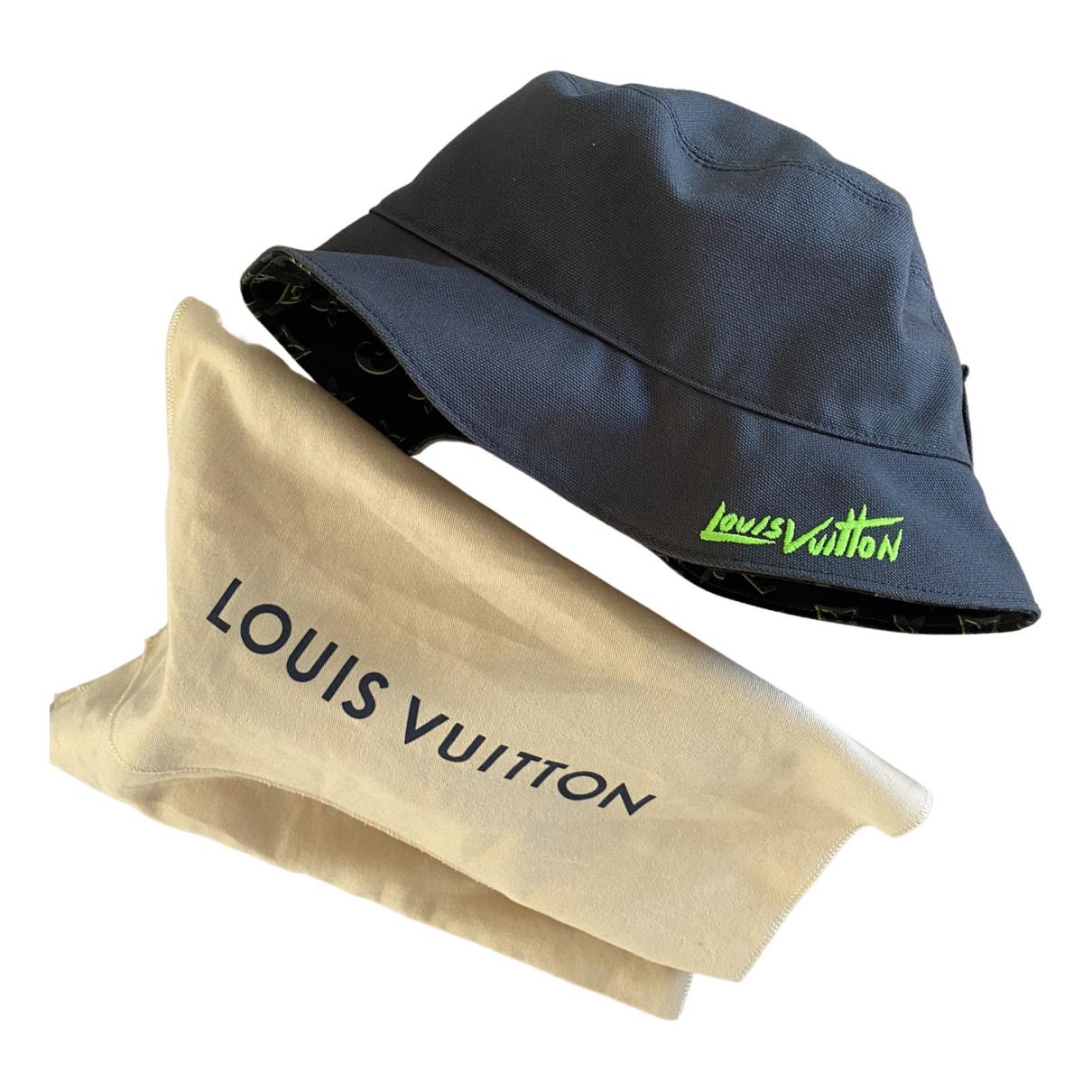 Cloth cap Louis Vuitton Beige size L International in Cloth - 19971682