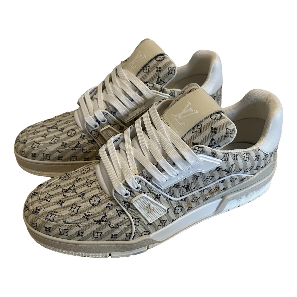 Louis Vuitton LV Trainer Sneaker Beige. Size 09.0