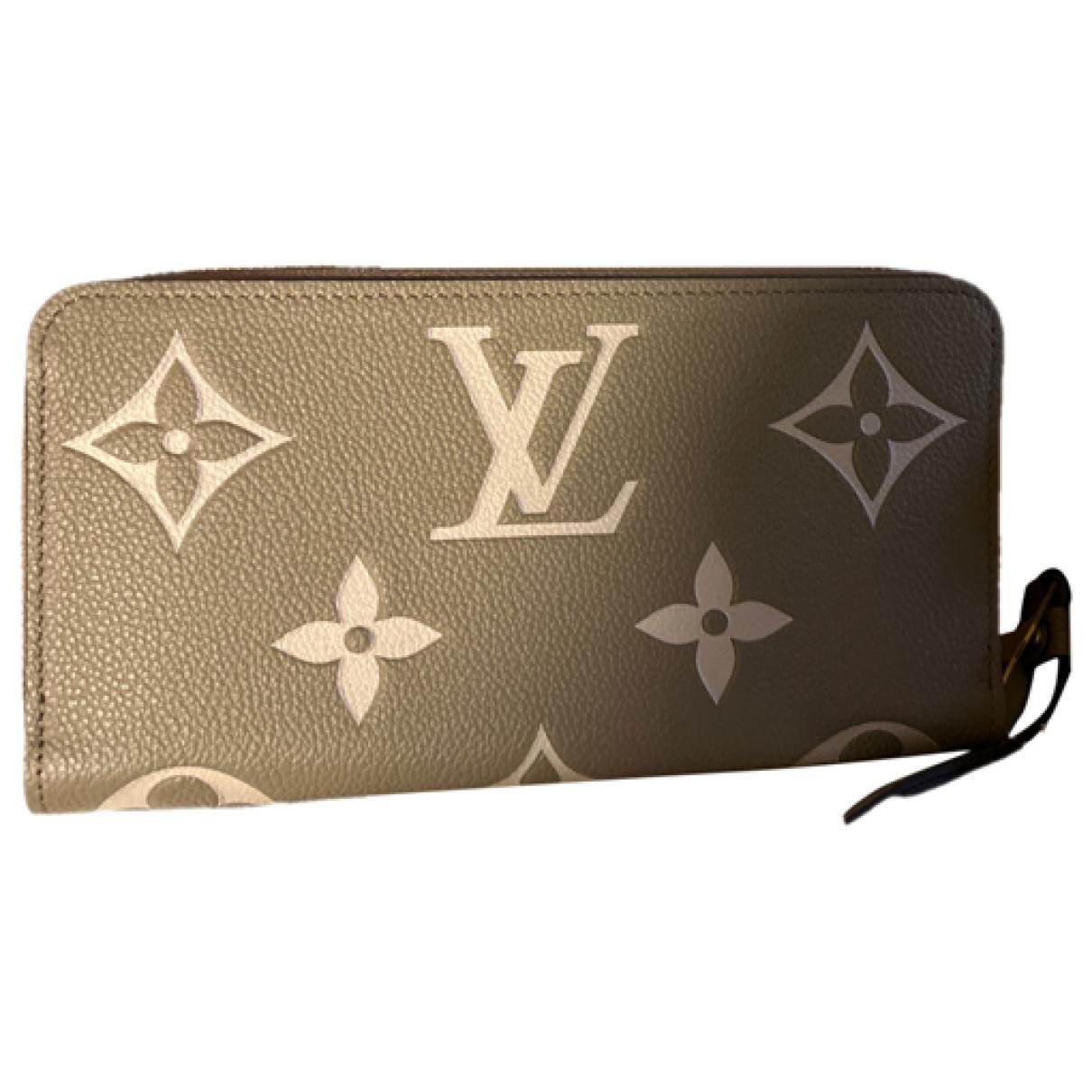 Preloved Louis Vuitton Beige Mahina Leather Iris Wallet TN0156 041923 –  KimmieBBags LLC