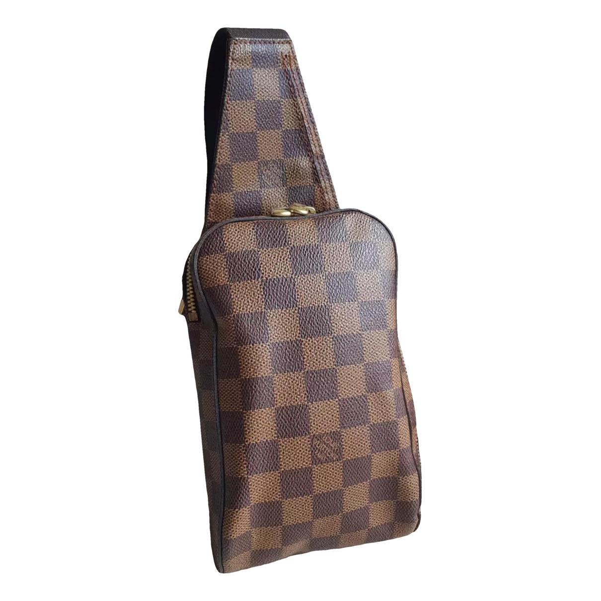 15673 - P2,500 Louis Vuitton Damier Graphite 2018 Men Geronimos Hip Bag  👜can be worn around the waist or carried across the shoulder, Men's  Fashion, Bags, Sling Bags on Carousell