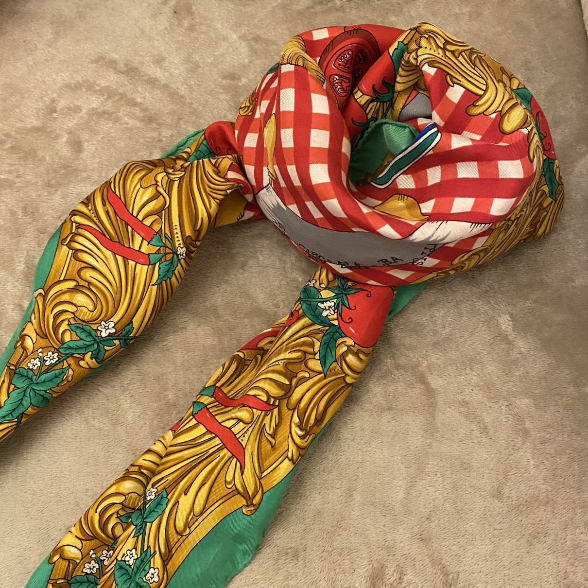 Foulard en soie à imprimé graphique Soie Moschino en coloris Métallisé Femme Écharpes et foulards Écharpes et foulards Moschino 