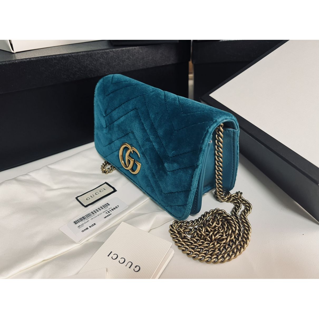 Idool Belastingen bellen Marmont velvet handbag Gucci Green in Velvet - 21065325