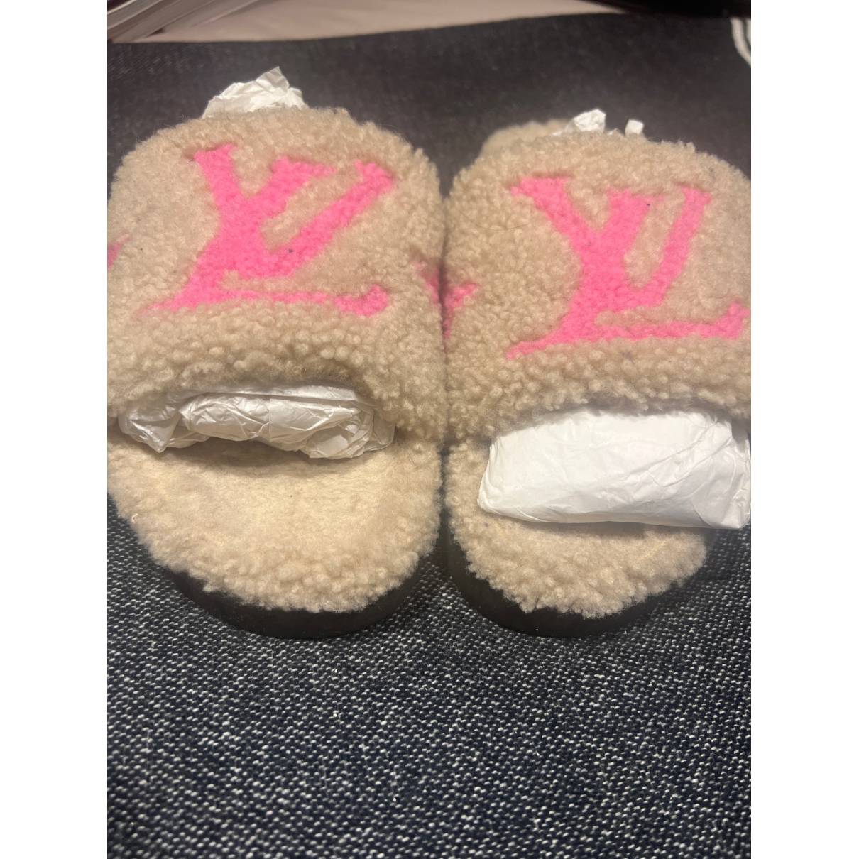 vuitton fluffy slippers