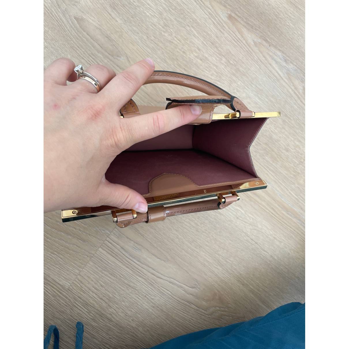 Deesse glitter handbag Louis Vuitton Beige in Glitter - 34042935