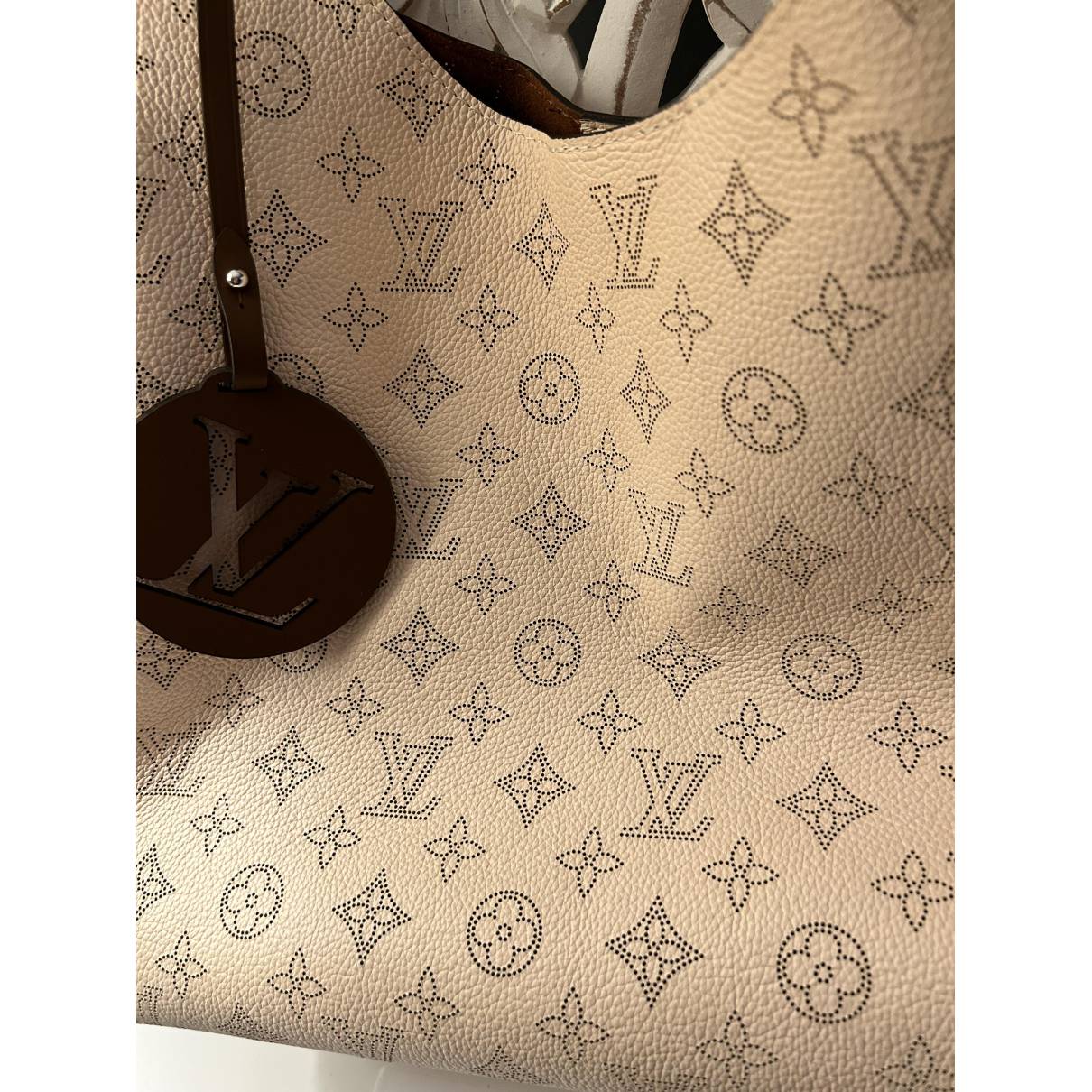 Carmel leather handbag Louis Vuitton Beige in Leather - 35091203