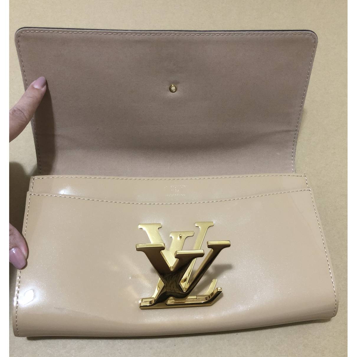 Pre-owned Louis Vuitton Metallic Gold Calfskin Louise Clutch Ew
