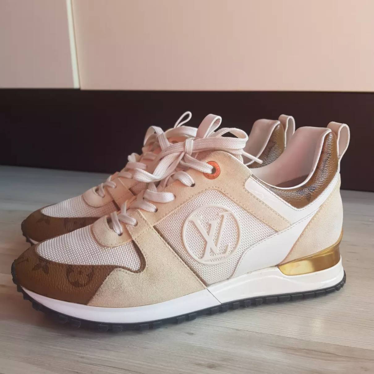 Louis Vuitton - Authenticated Run Away Trainer - Leather Beige For Woman, Good condition