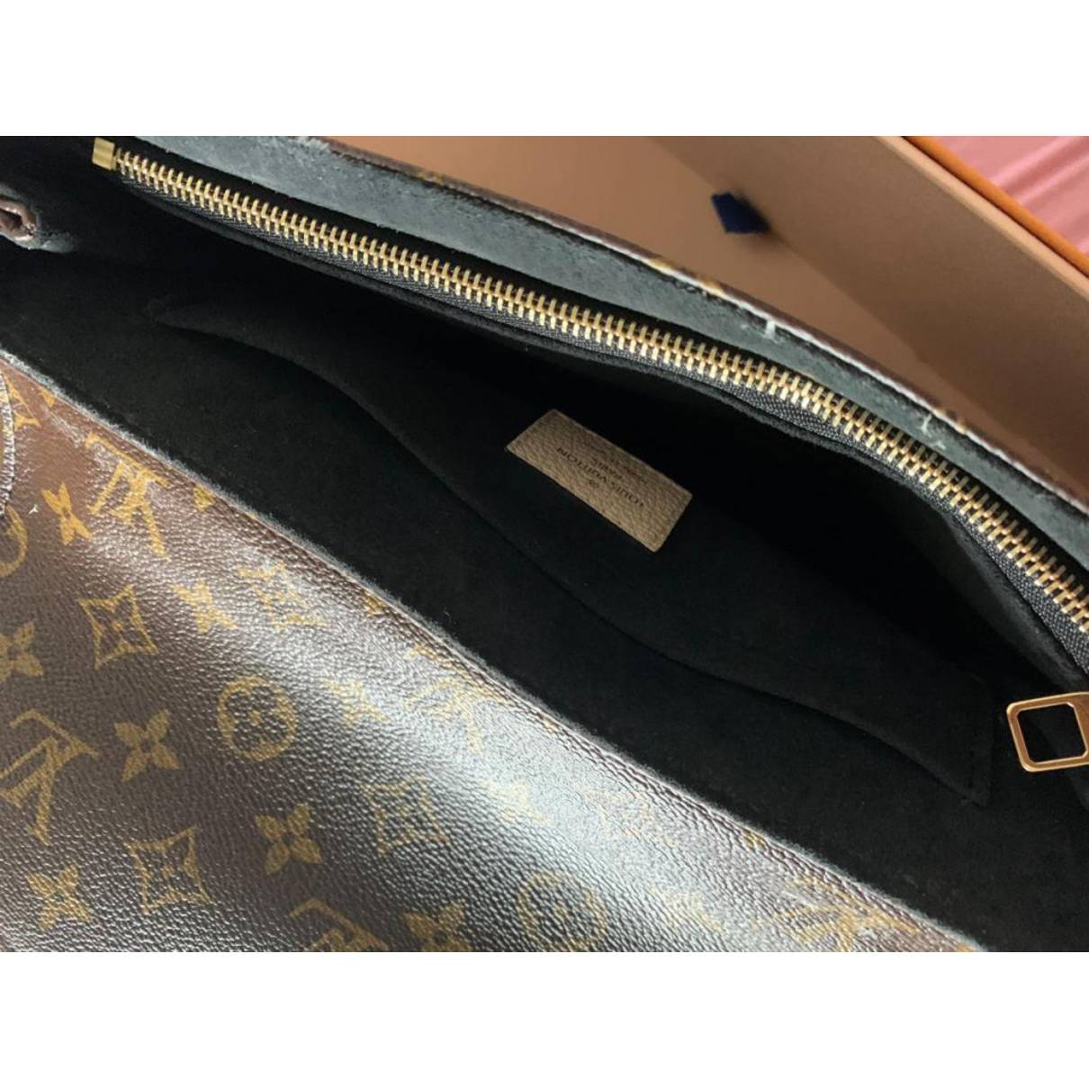 Louis Vuitton Saint Placide Leather Handbag
