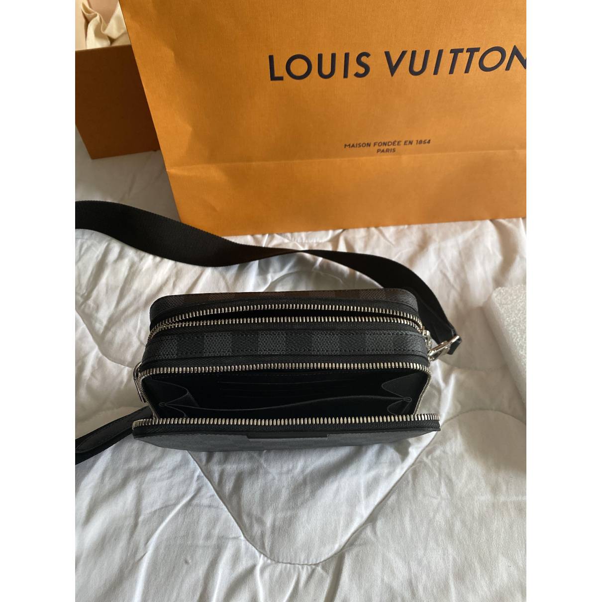 Shop Louis Vuitton Alpha Wearable Wallet (M81260) by 碧aoi