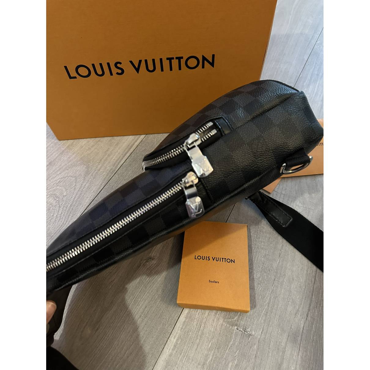 Avenue sling cloth bag Louis Vuitton Multicolour in Cloth - 31175764
