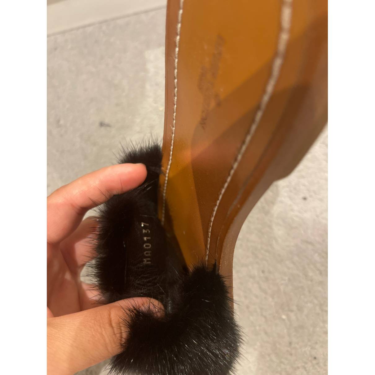 Louis Vuitton - Authenticated Lock It Sandal - Faux Fur Black Plain for Women, Good Condition