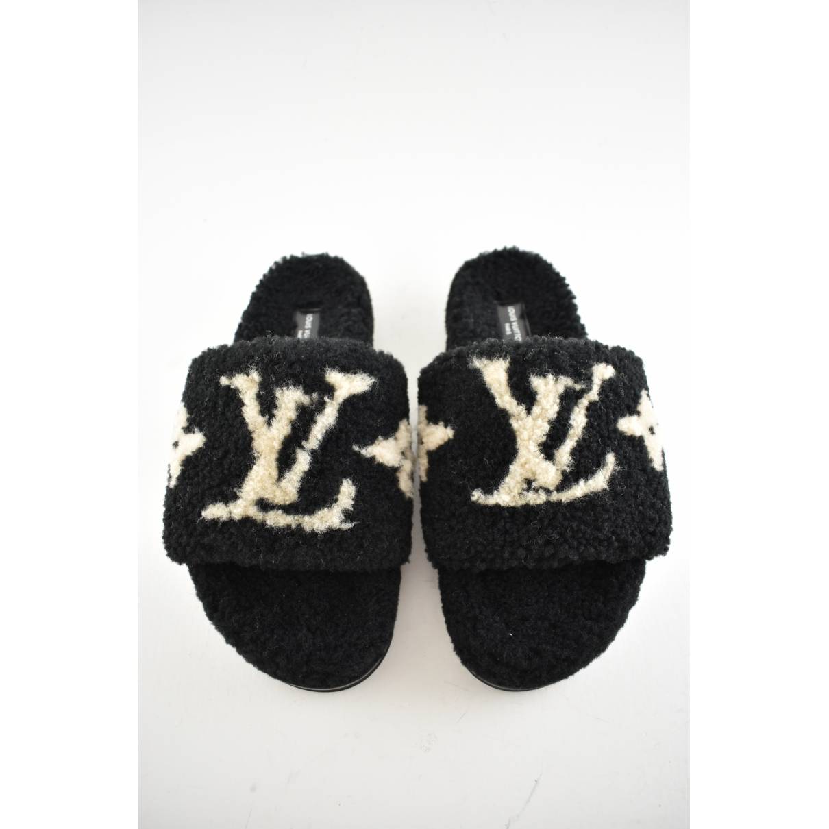 lv sherpa slippers