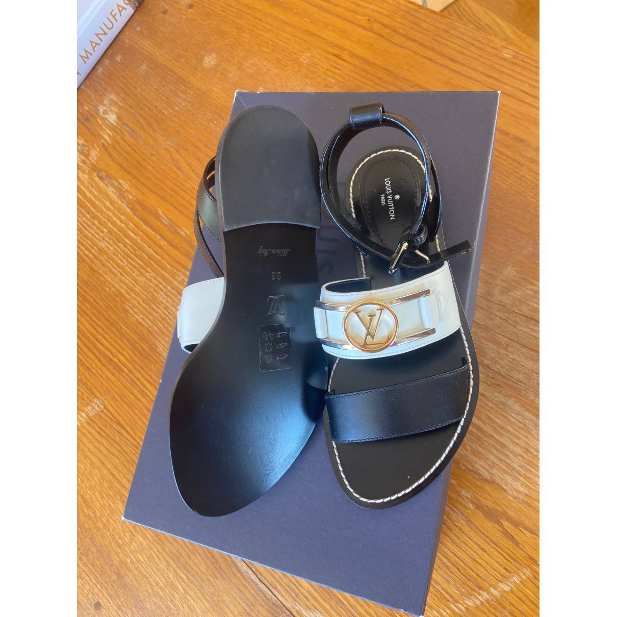Academy leather sandals Louis Vuitton Black size 38 EU in Leather