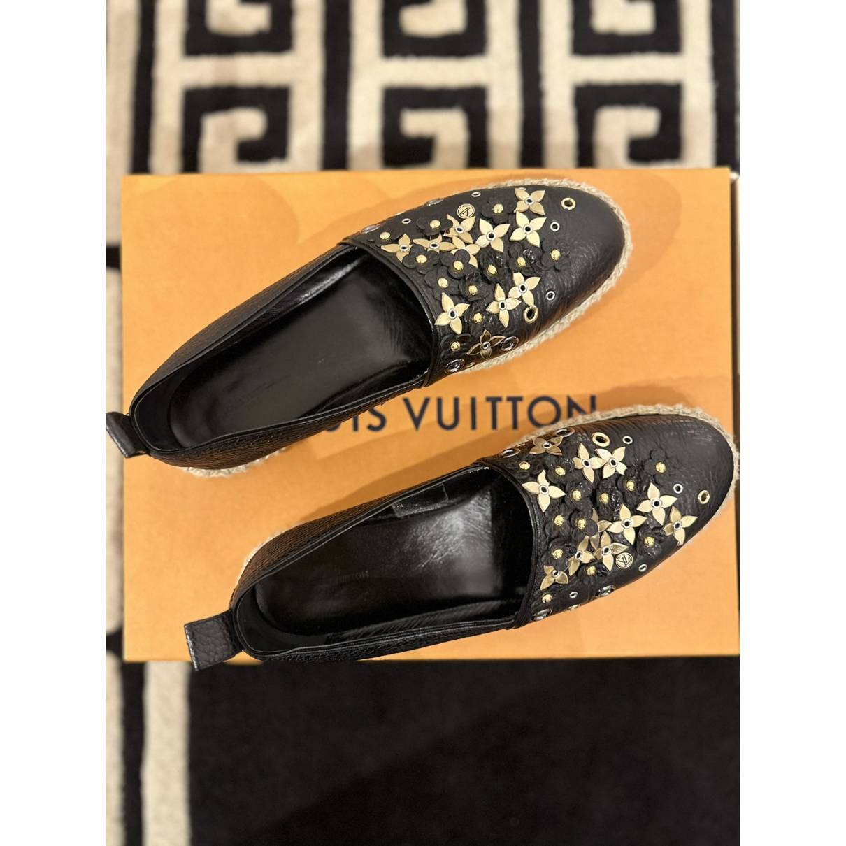 Bidart leather espadrilles Louis Vuitton Black size 40 EU in Leather -  32899405