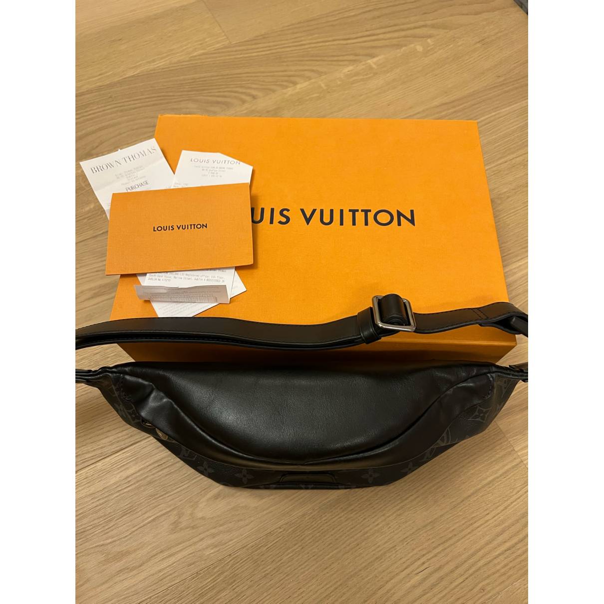 Bum bag / sac ceinture leather bag Louis Vuitton Black in Leather - 20617176