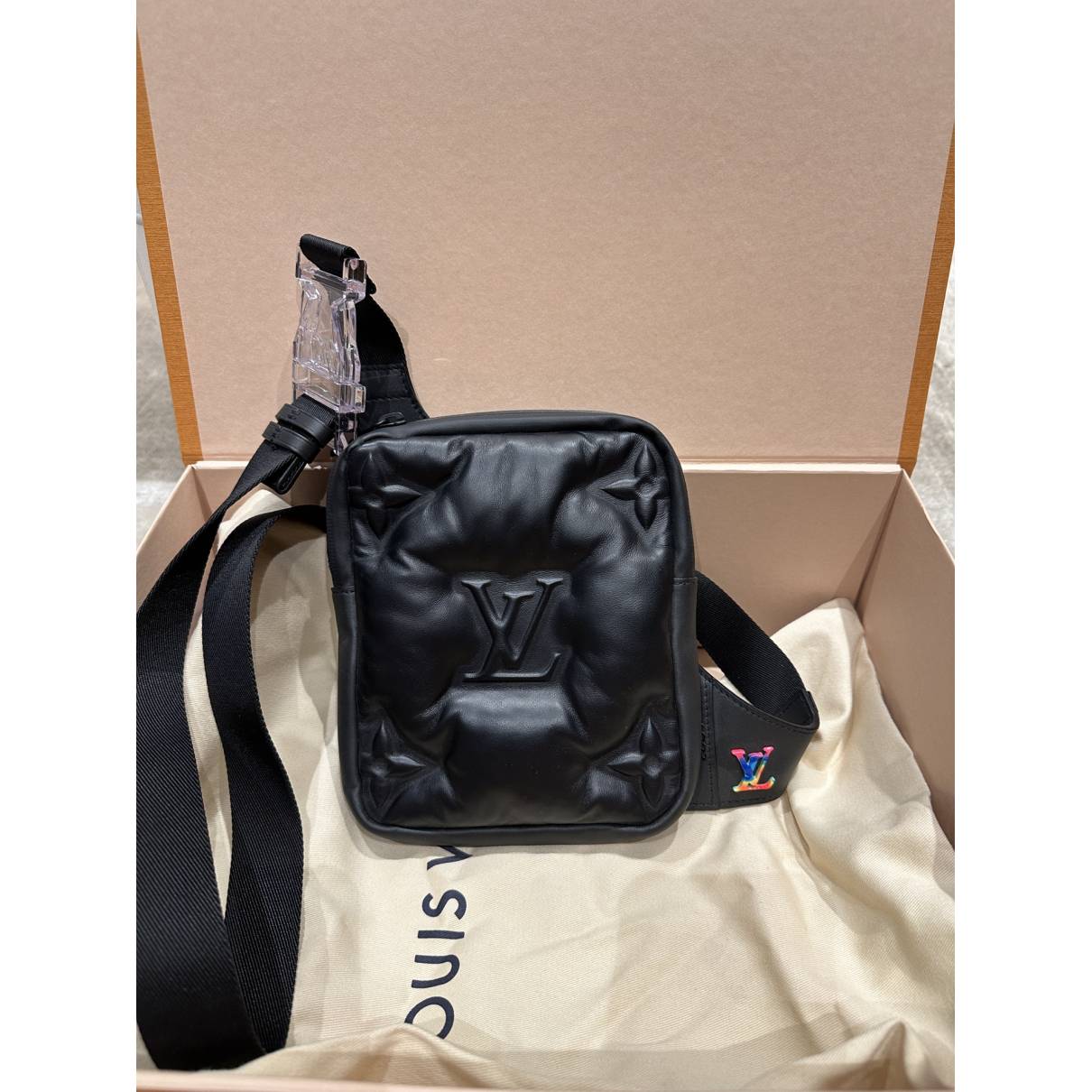 Bum bag / sac ceinture leather handbag Louis Vuitton Black in