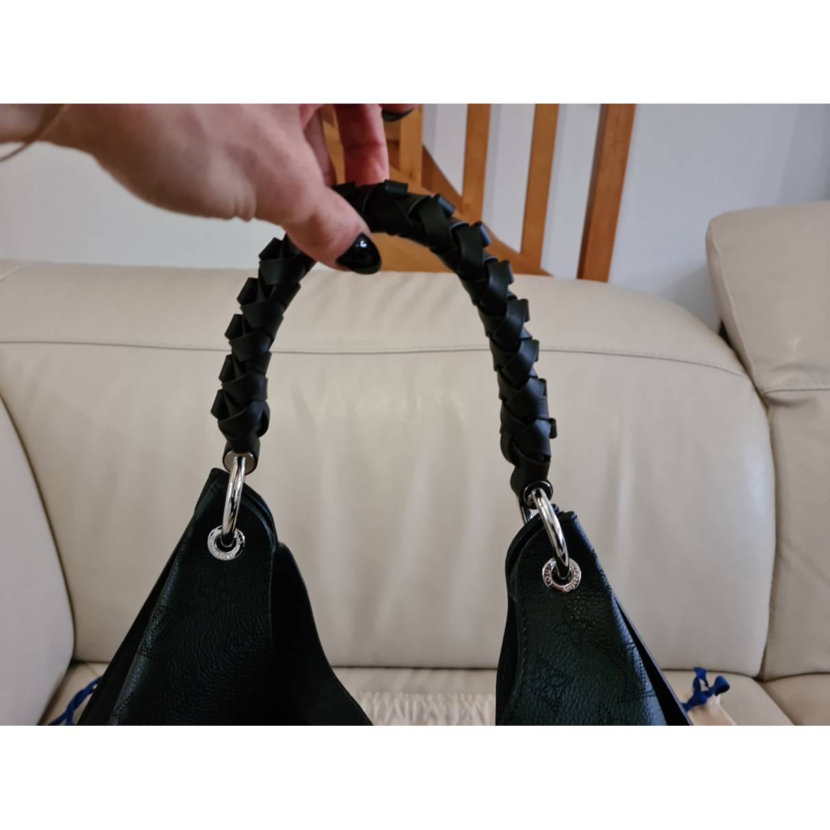 Carmel leather handbag Louis Vuitton White in Leather - 29914991