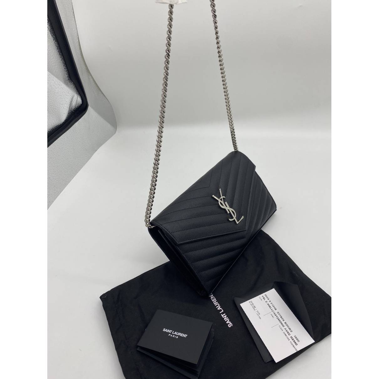 Cassandra leather handbag Saint Laurent Black in Leather - 34859340