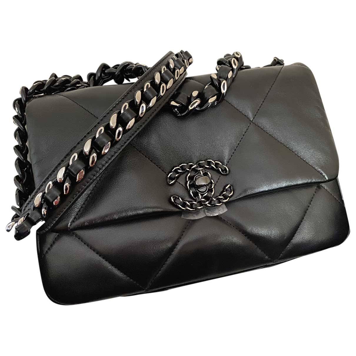 Vent et øjeblik ødemark Summen Chanel 19 leather handbag Chanel Black in Leather - 25163245