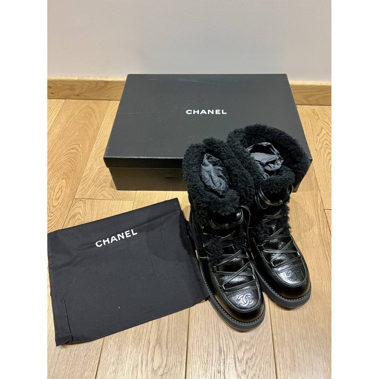 Chanel Quilted Snow Boots  Boots, Moon boots, Snow boots