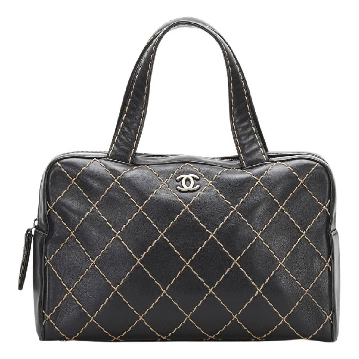 Leather handbag Chanel Black in Leather - 30476138