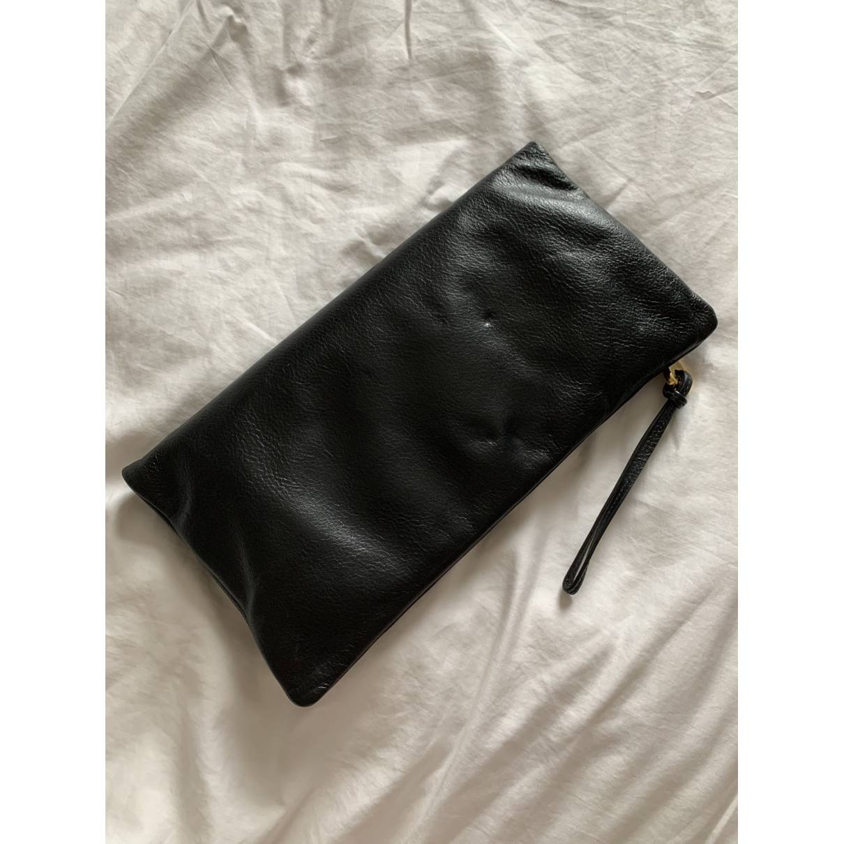 Mulberry - a Mulberry Daria clutch bag in black leather, gold tone  signature tree plaque, fold over flap with external zip closure, cross  grain lined interior with both internal zip pocket and