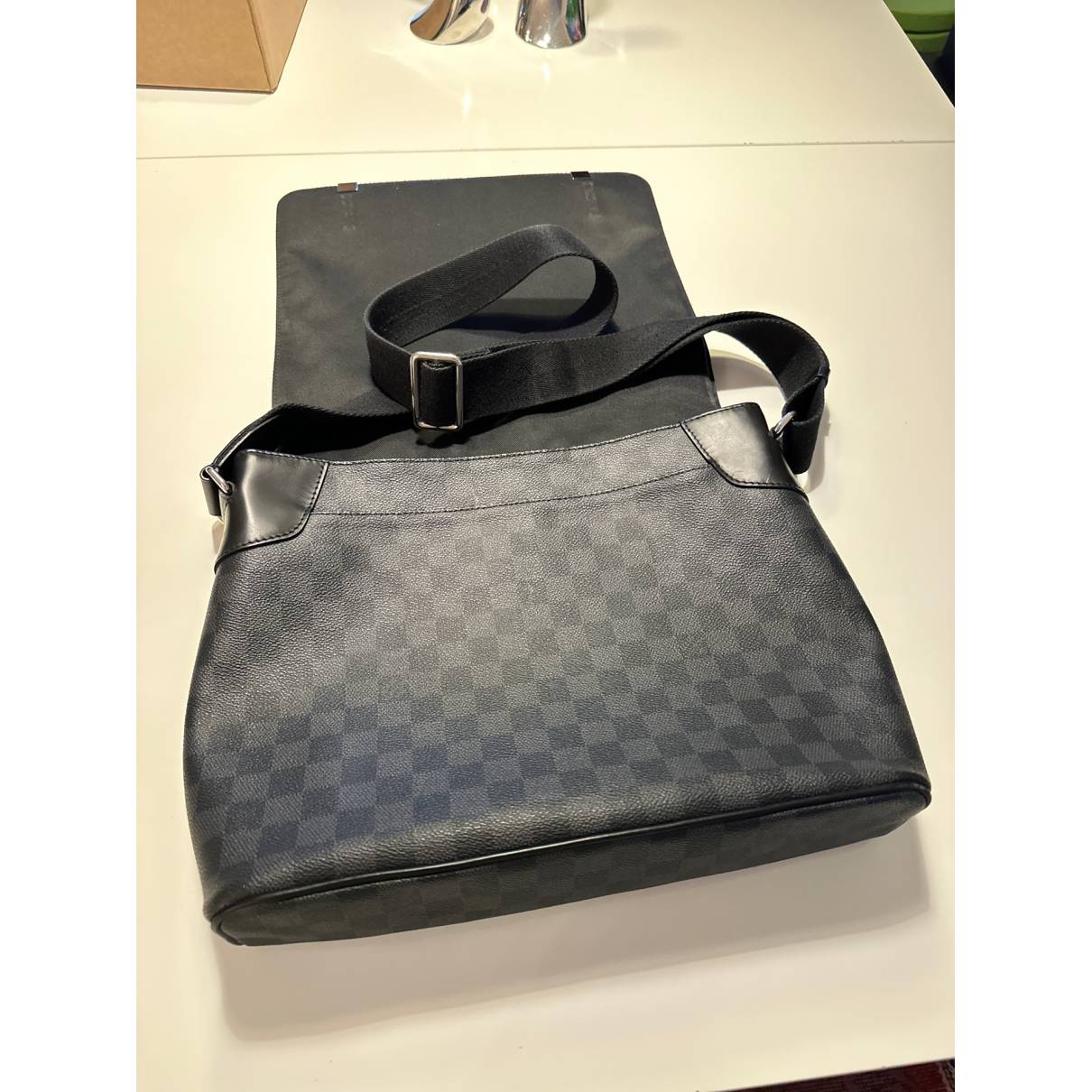 Louis Vuitton District NM Messenger Bag Damier Graphite GM Black