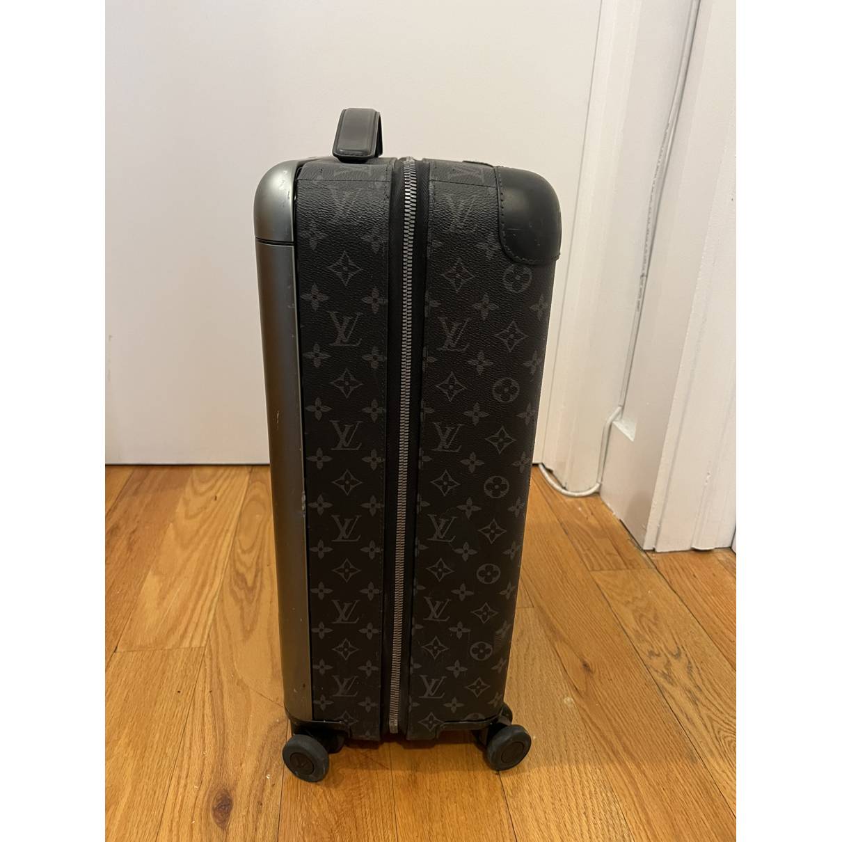Buy Pre-owned & Brand new Luxury Louis Vuitton Monogram Eclipse HORIZON 55  Rolling Luggage Travel Bag Online