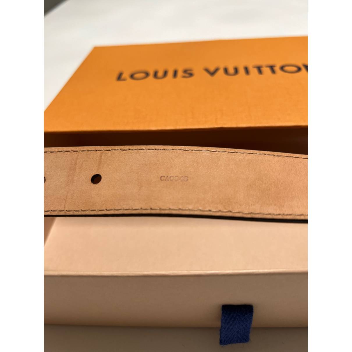 Initiales leather belt Louis Vuitton Blue size 100 cm in Leather - 21465230