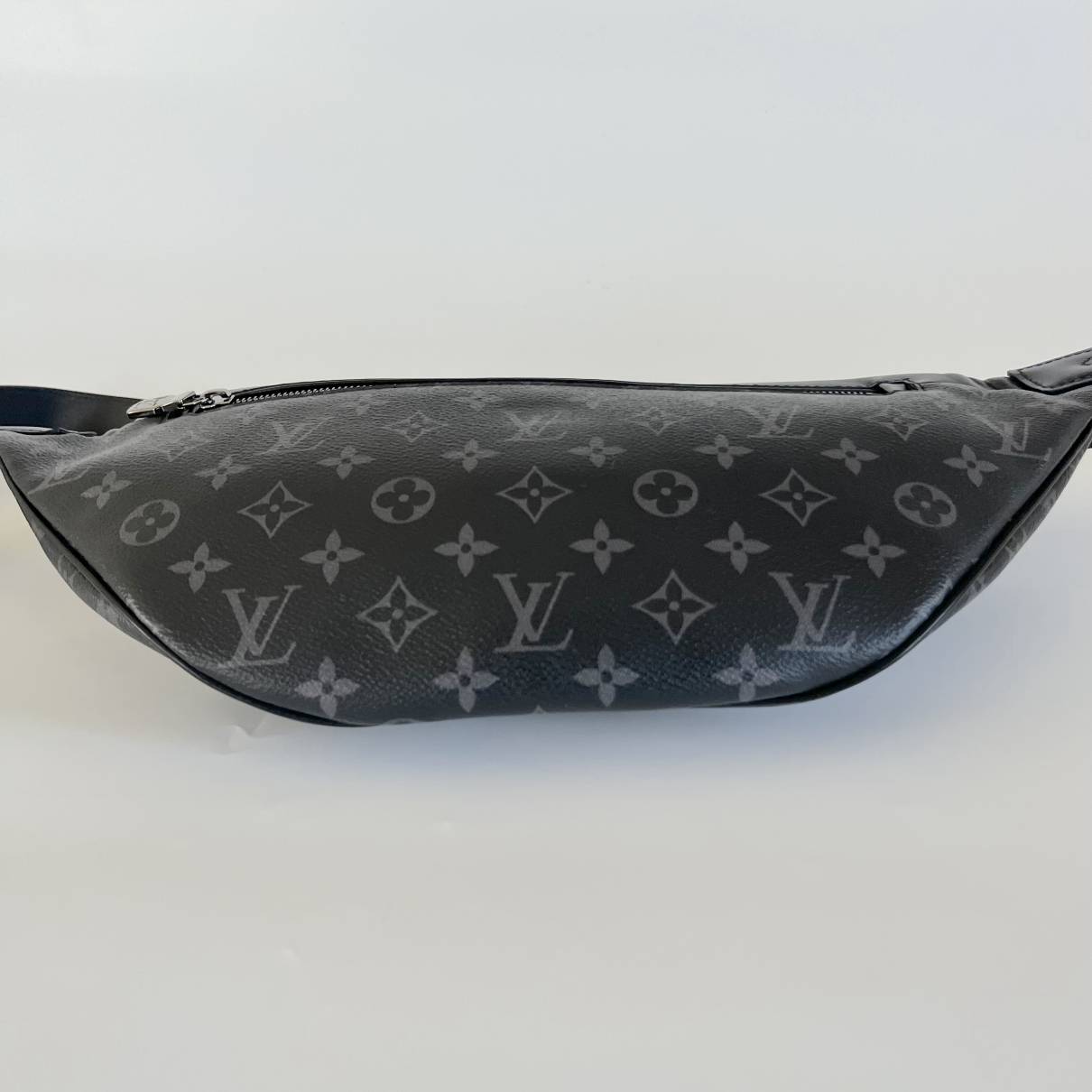 black and gray louis vuitton purse