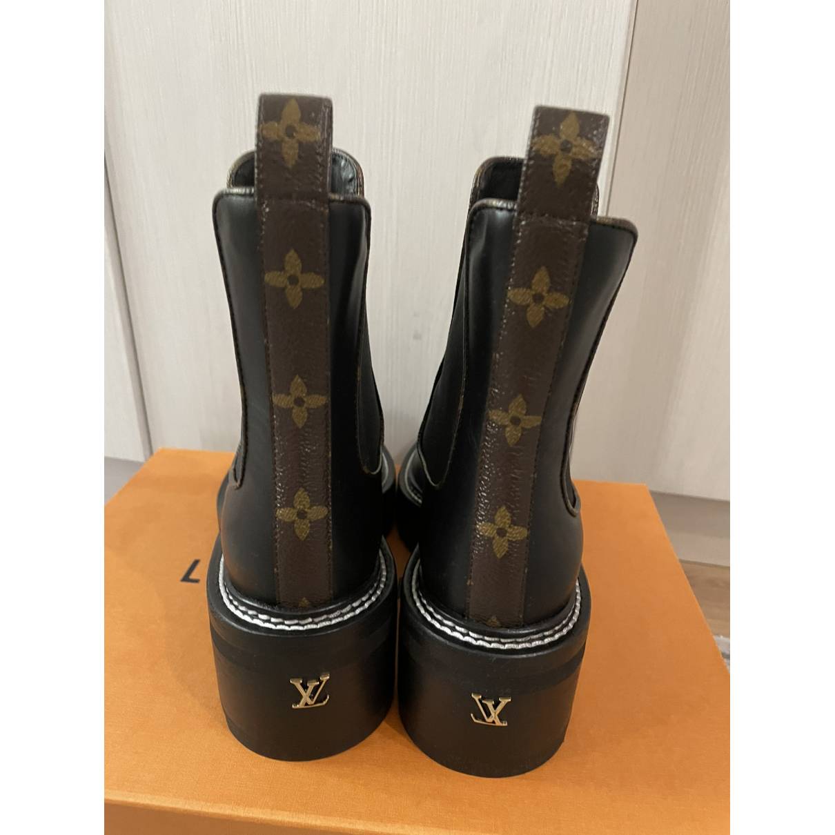 Louis Vuitton LV Beaubourg Ankle Boot, Black, 35(Stock Confirmation Required)