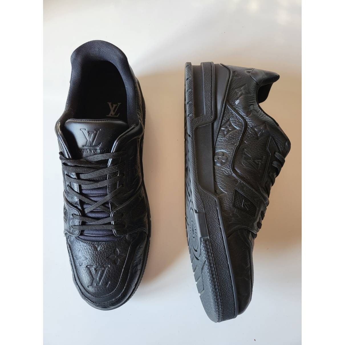 Lv trainer low trainers Louis Vuitton Black size 44 EU in Suede - 34229640