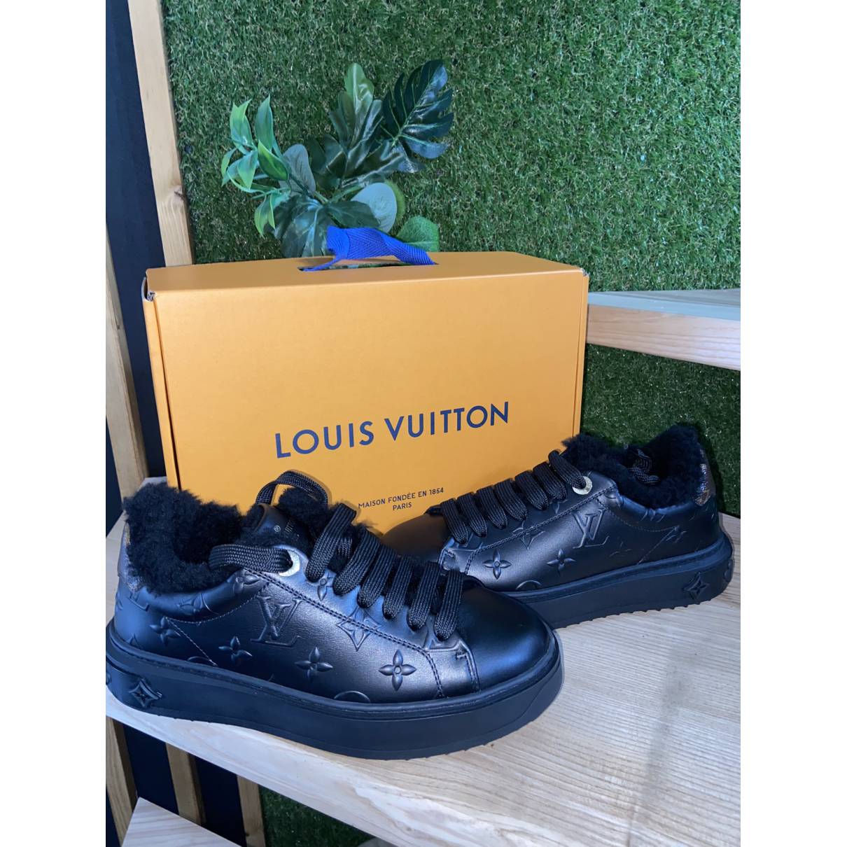 Time out leather trainers Louis Vuitton Black size 35 EU in