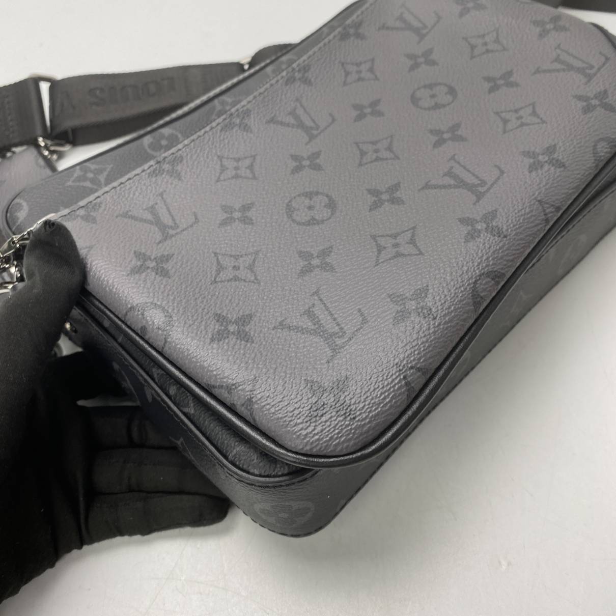 Trio Messenger Louis Vuitton Bags for Men - Vestiaire Collective