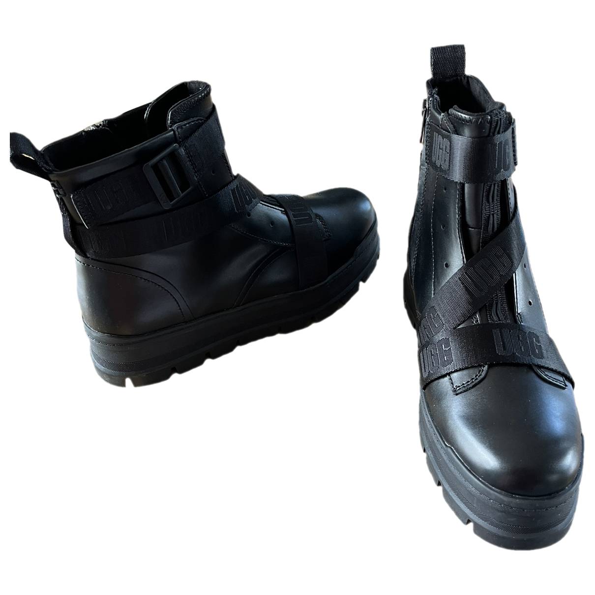 Leather snow boots Ugg Black size 41 EU in Leather - 35789106