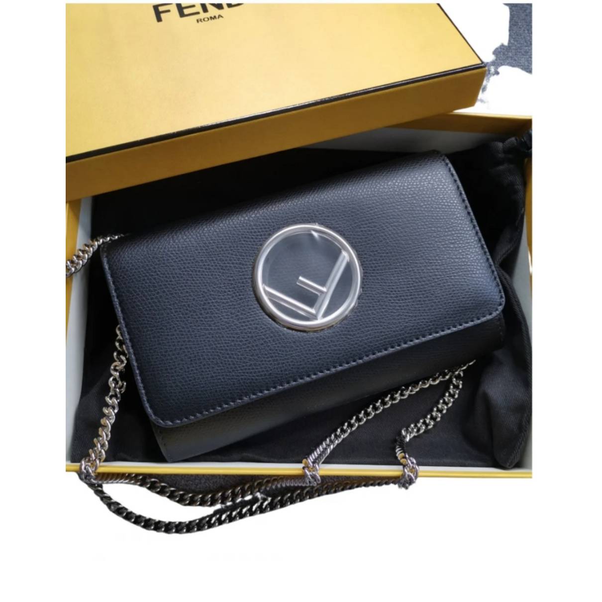 Wallet on chain leather crossbody bag Fendi Black in Leather - 27770681