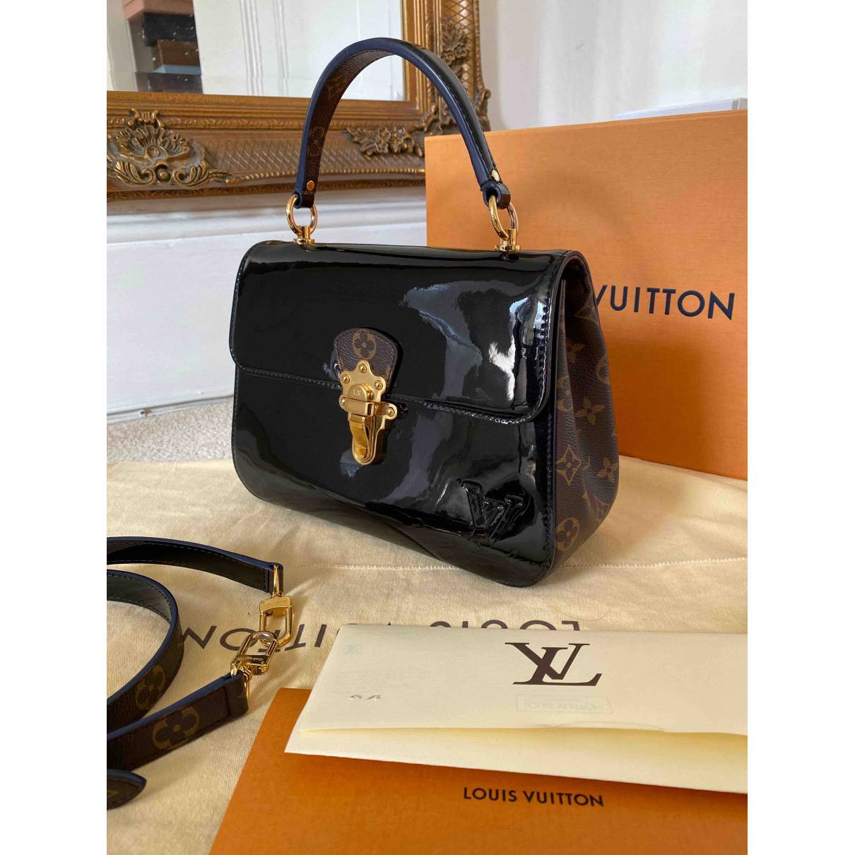 Cherrywood patent leather handbag Louis Vuitton Black in Patent leather -  31942602
